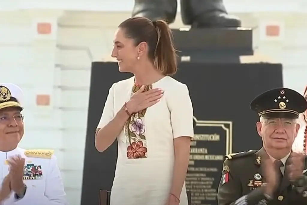 Imagen Claudia Sheinbaum encabeza el 204 Aniversario de la Armada de México en Veracruz