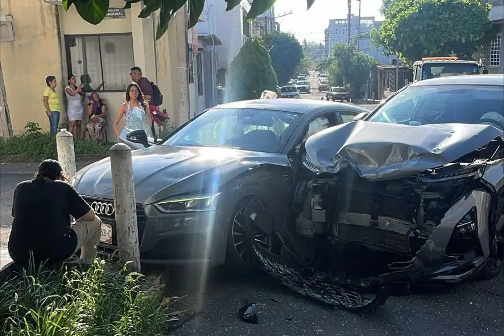 Imagen Le arruinan el cumpleaños: así fue el fuerte choque en calles del fraccionamiento Reforma