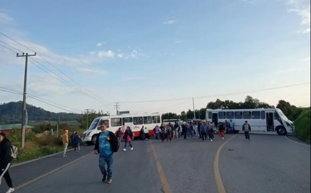 Imagen ¡Precaución! Bloquean carreteras de Veracruz