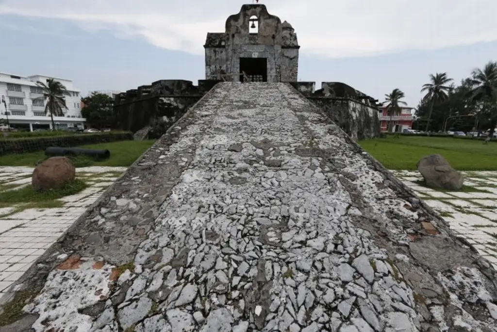 Imagen Estos son los avances de las obras de rehabilitación del Baluarte de Santiago y el Ex Hospital San Carlos en Veracruz