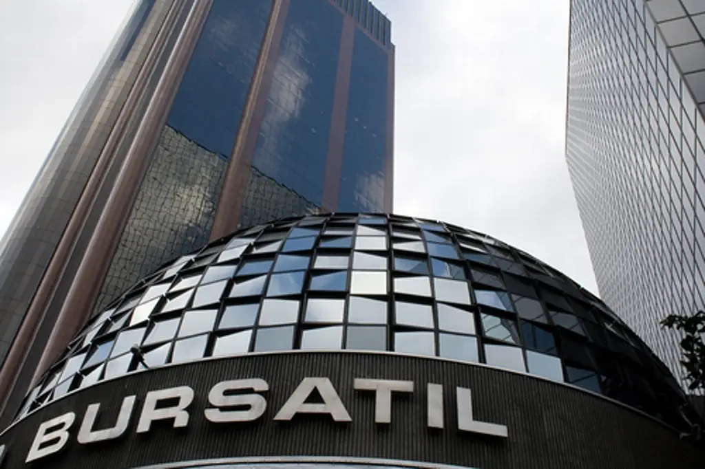 Imagen Bolsa Mexicana sufre caída de 2.55% arrastrada por fuerte pérdida de Grupo México