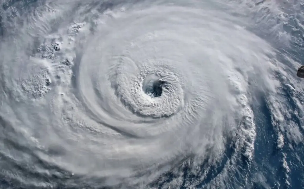 Imagen Huracán Priscilla se intensifica a categoría 2 y afecta a estas entidades 