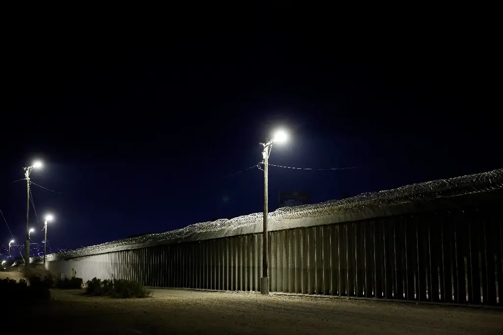 Imagen Bajan detenciones de extranjeros en frontera suroeste de EU a niveles de 1970