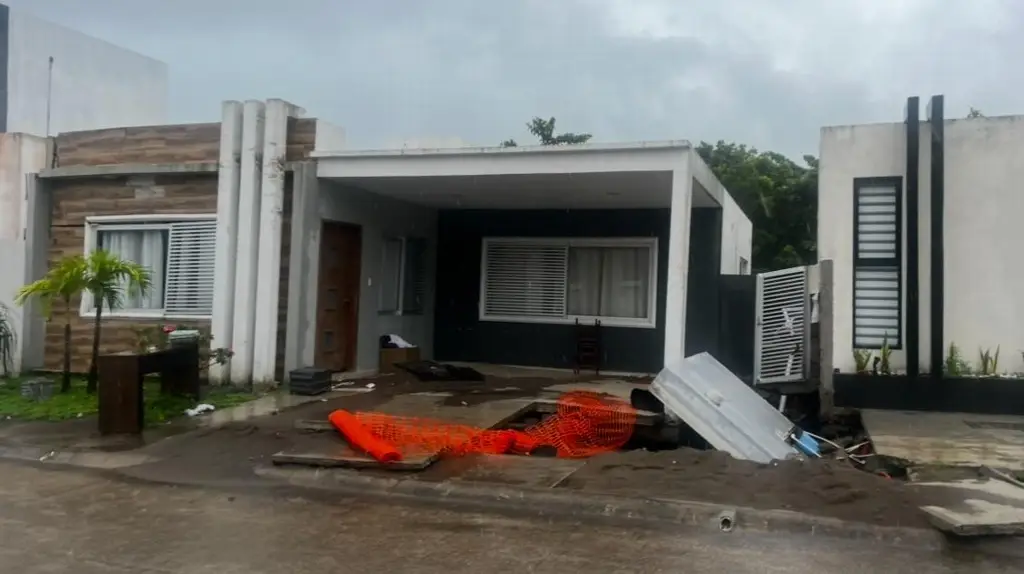 Imagen Fraccionamiento de la Riviera Veracruzana es afectado por las lluvias