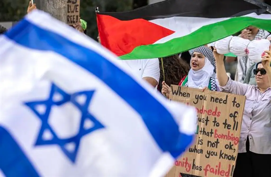 Imagen Israel y Hamás firman primera fase de acuerdo de paz para liberar rehenes y retirada de tropas