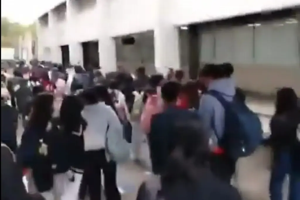 Imagen Desalojan Prepa 3 de la UNAM por amenaza de bomba