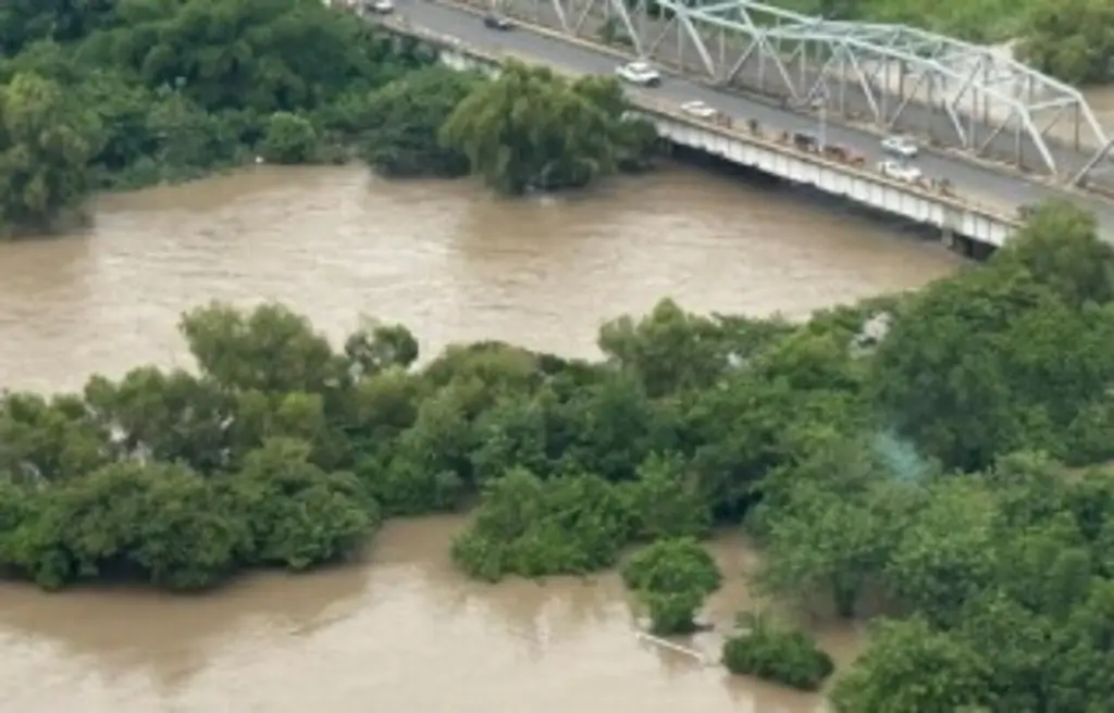 Imagen Fuertes inundaciones al norte de Veracruz; Rocío Nahle sobrevuela zonas afectadas (+Fotos)