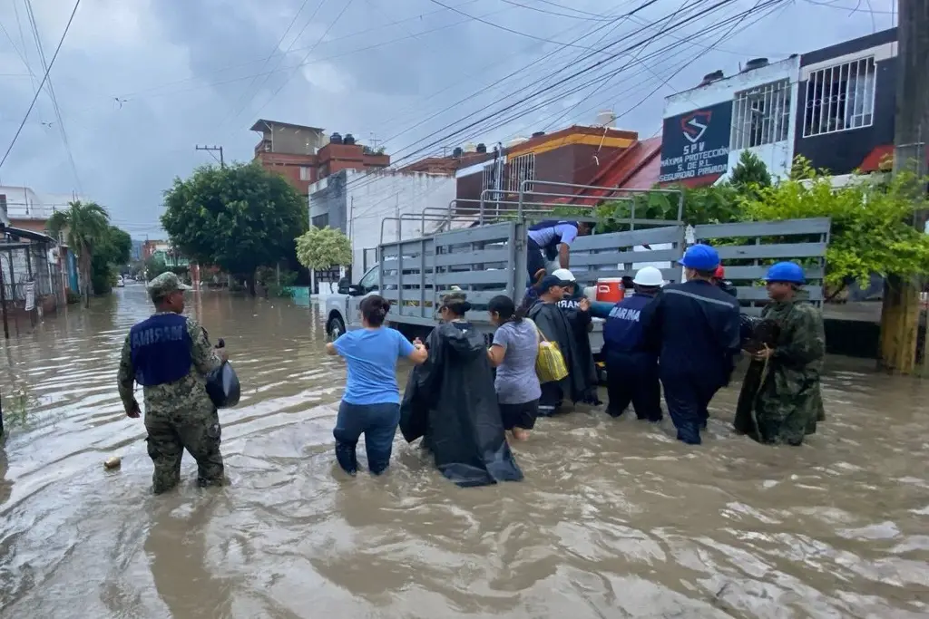 Imagen Activan Plan Marina en el norte de Veracruz por inundaciones y desbordamiento de ríos