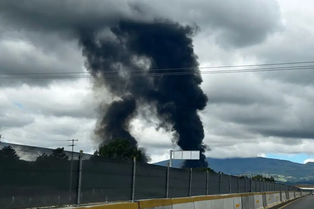 Imagen Explota pipa de Gas en la autopista México-Puebla. Hay cierre total ¿A qué altura?