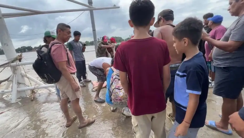 Imagen Se ahoga vaca en el río Tuxpan. Esto hacen pobladores (+Video)