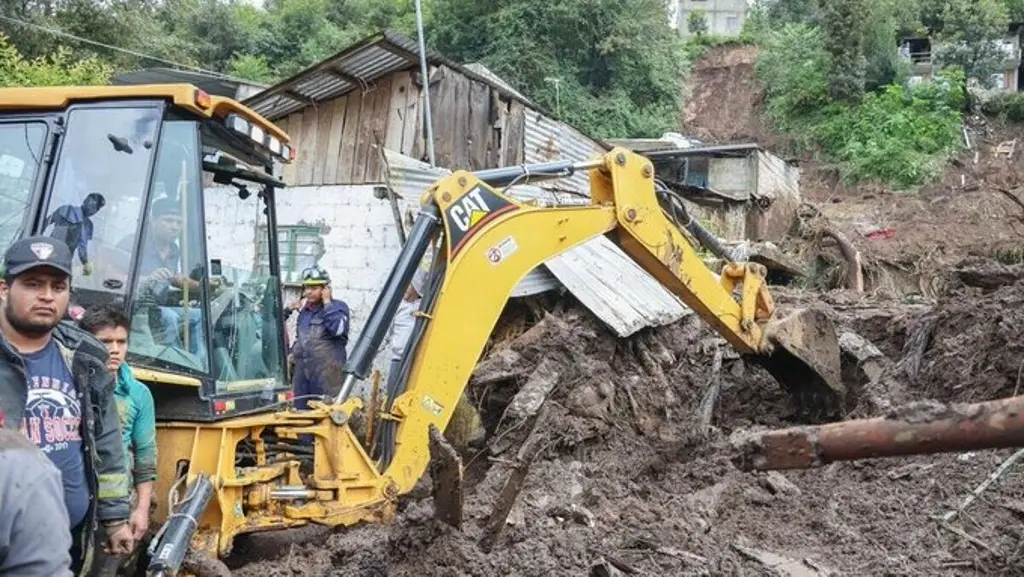 Imagen Ya son 10 muertos por lluvias en Puebla: gobernador Alejandro Armenta