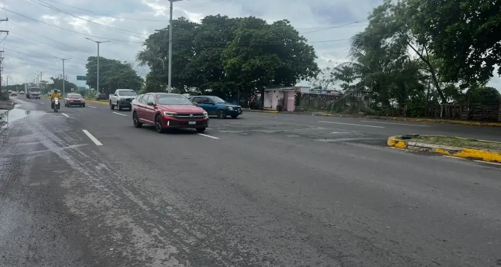 Imagen Así va la repavimentación de las zanjas en la avenida Miguel Alemán de Veracruz 
