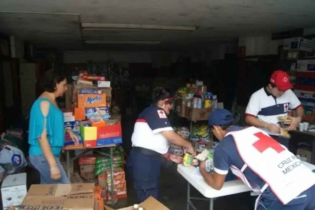 Imagen Cruz Roja instala centro de acopio para damnificados por lluvias en Veracruz