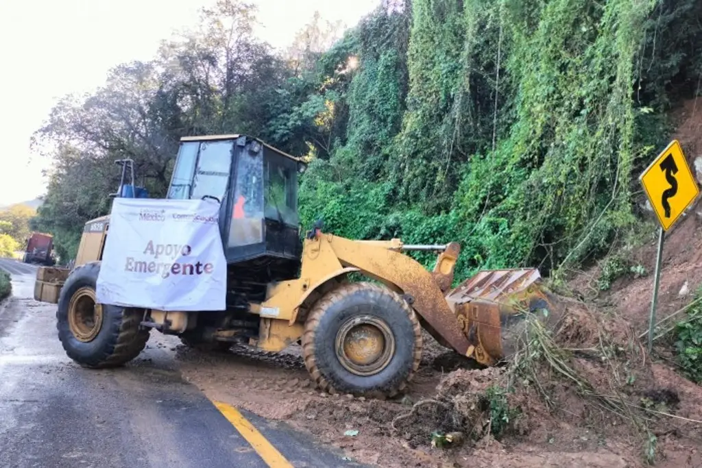 Imagen Atienden 55 interrupciones de la red carretera federal por intensas lluvias en Veracruz