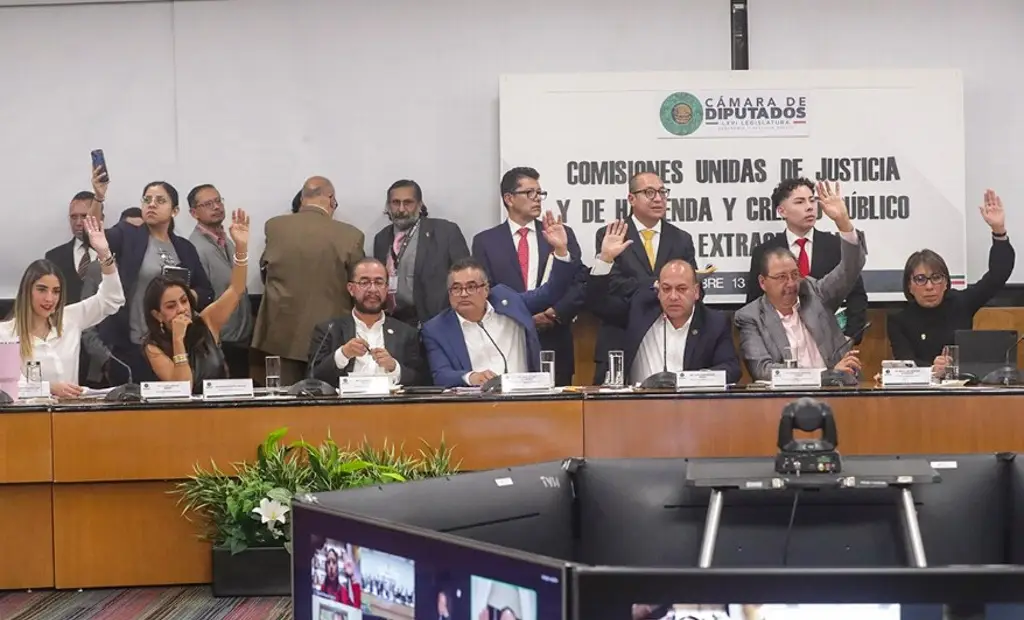 Imagen Morena y aliados aprueban dictamen de reforma a Ley de Amparo; pasa al pleno