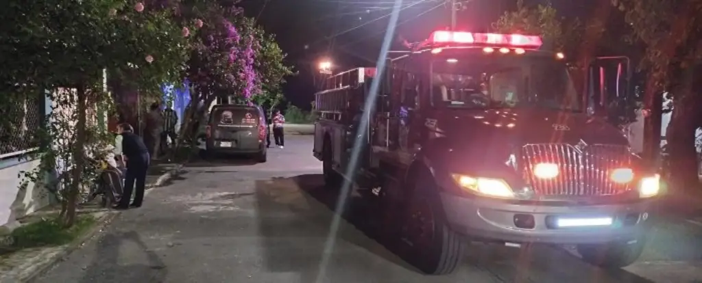 Al menos 3 incendios movilizan a cuerpos de emergencia en la zona centro de Veracruz