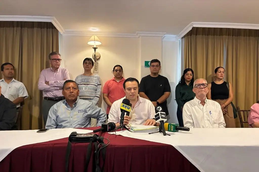 Imagen Hartos de los apagones: exigen saber por qué no han cambiado cableado eléctrico del centro de Veracruz