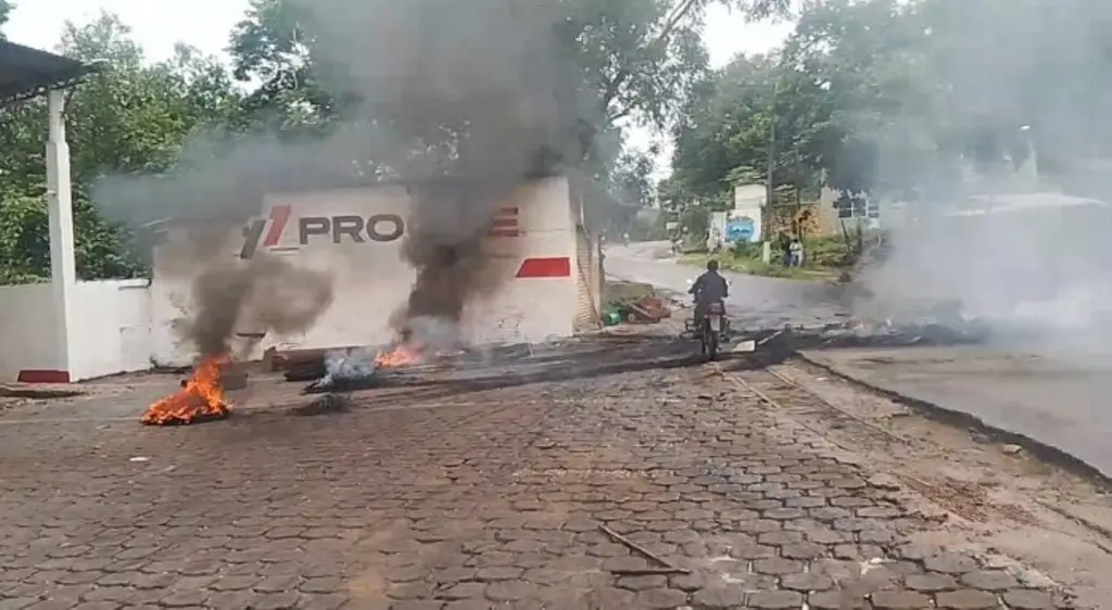 Imagen Atacan a elementos de la Guardia Nacional e incendian un autobús en Tezonapa, Veracruz