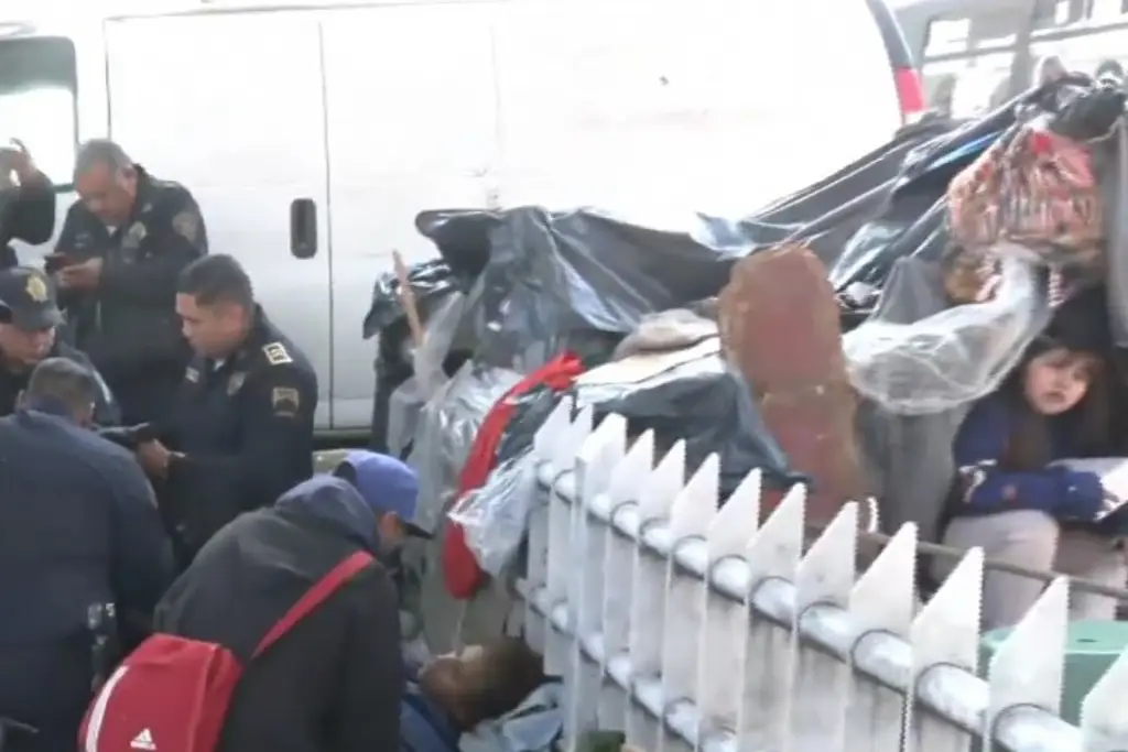Imagen En situación vulnerable, le sucede esto en plena calle (+Video) 