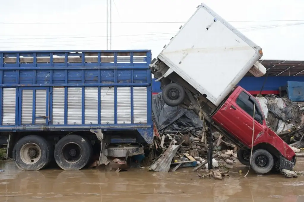 Imagen Van 30 muertos tras lluvias en Veracruz
