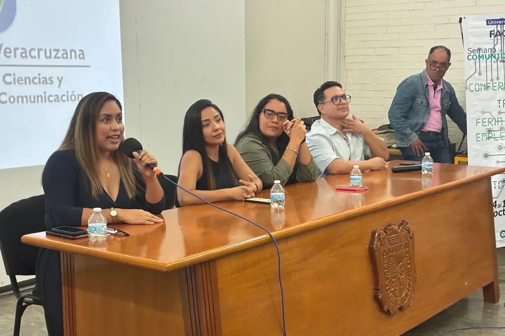 Imagen Universitarios de Veracruz muestran interés en la radio, la comunicación y la IA