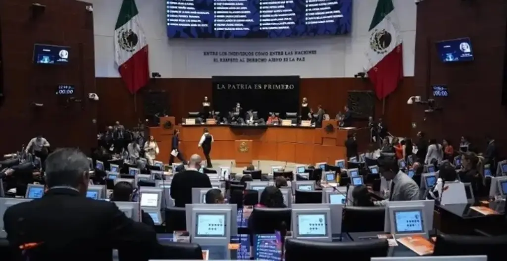Imagen En 'fast track', Senado aprueba en lo general la Ley de Amparo