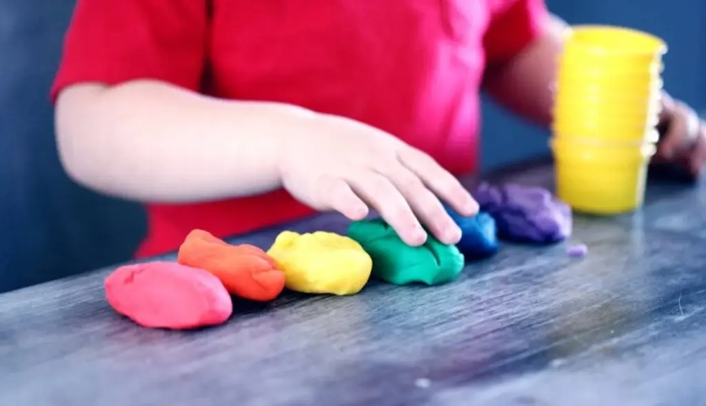 Terapia logra ser eficaz a largo plazo en niños con una enfermedad rara grave, según estudio
