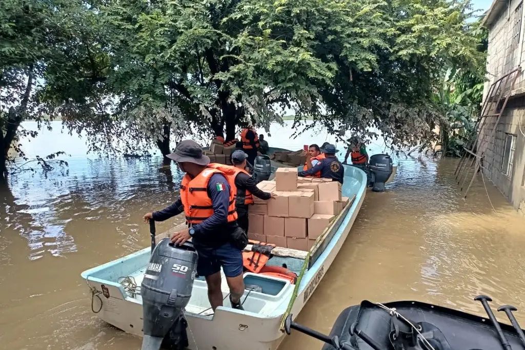 Imagen 'No se olvide de nosotros': pobladores damnificados a maestro rescatado