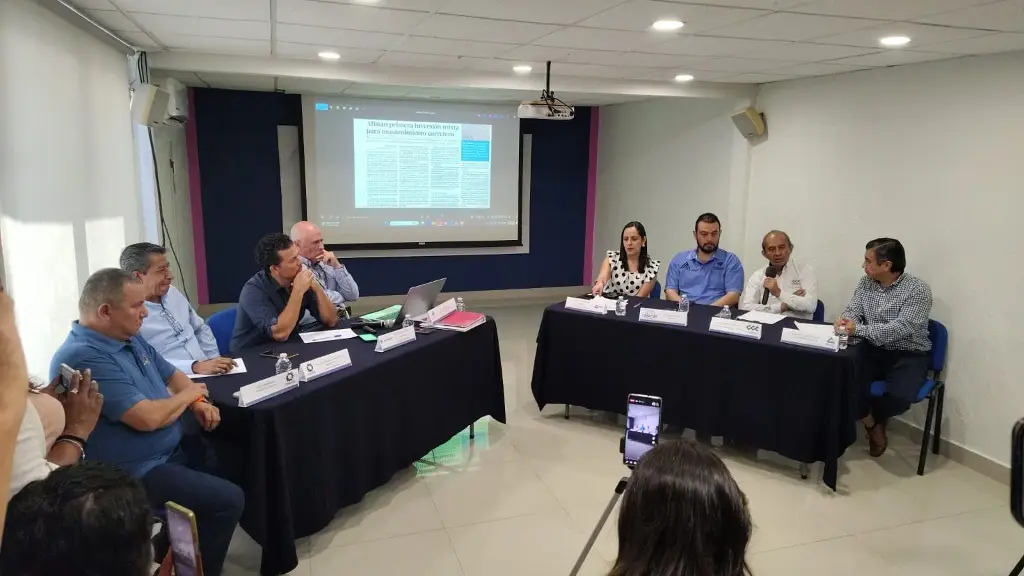 Imagen Empresarios rechazan proyecto federal de 2 nuevas casetas en Nogales y Amatlán