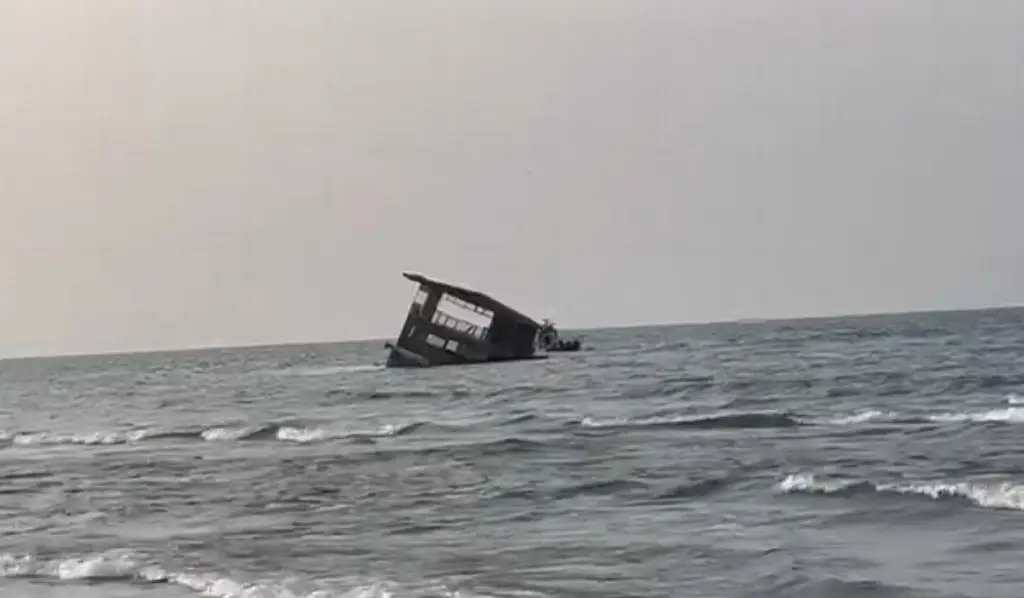 Imagen Esto pasará con restaurante de Tuxpan que llegó hasta mar de Coatzacoalcos, ¿Lo quitarán?