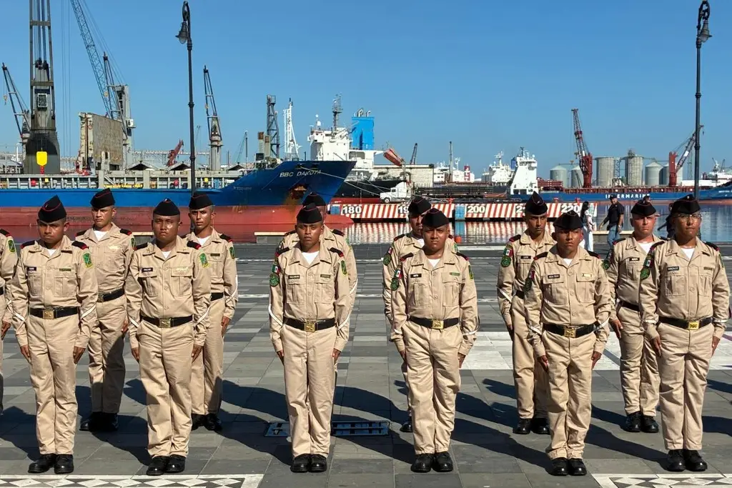 Imagen Hacen ascensos y distinciones a jóvenes del Servicio Militar en Veracruz