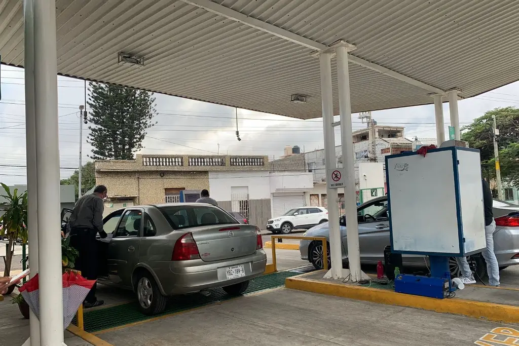 Imagen ¿Aún no verificas tu auto en Veracruz? Evita largas filas el fin de año; este es el calendario
