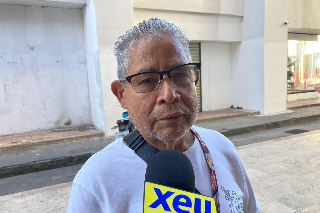 Denuncia que hace 1 mes no tiene luz y CFE no acude a revisar instalación