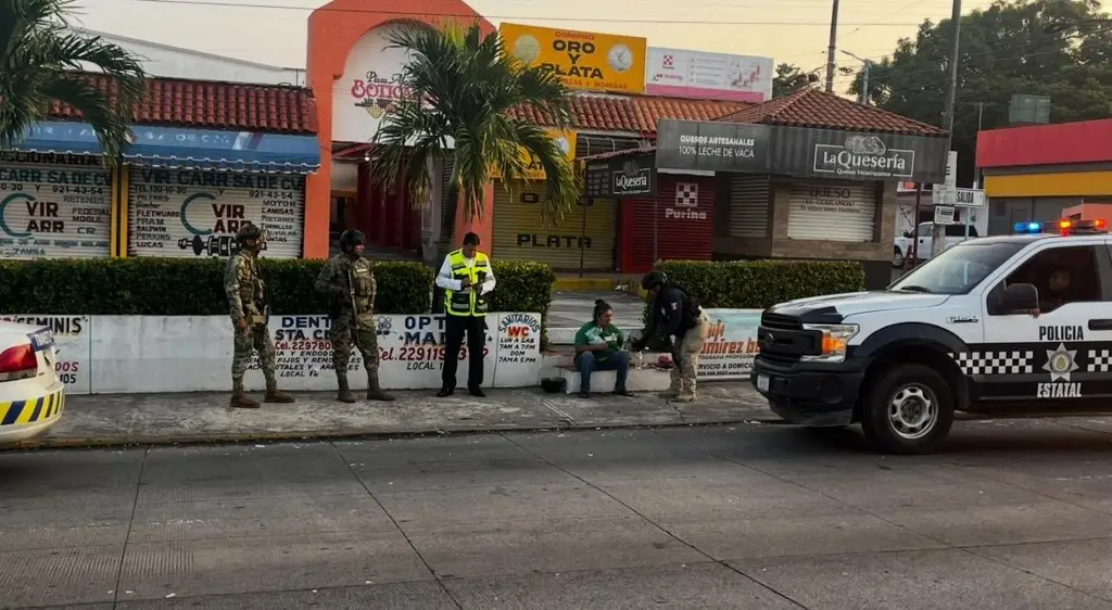 Imagen Conductor abandona su vehículo tras accidente en calles de Boca del Río