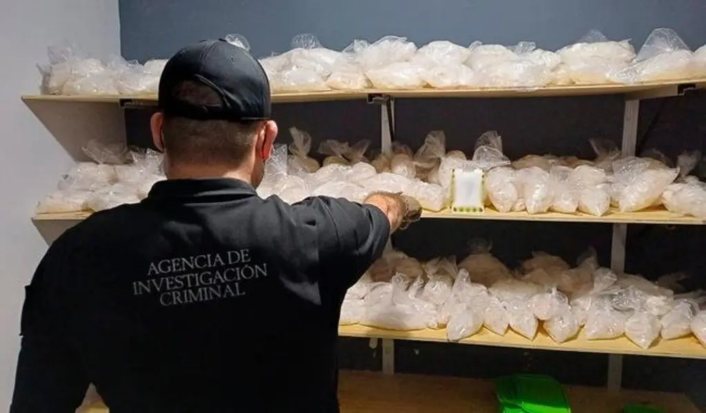 Aseguran 385 kilos y 170 de litros de metanfetamina en Sinaloa; así lo hallaron 