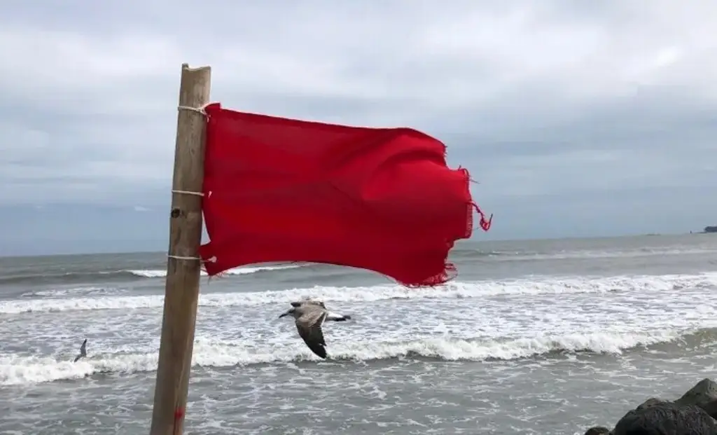 Imagen Restringirán playas por norte en Boca del Río; checa cuándo