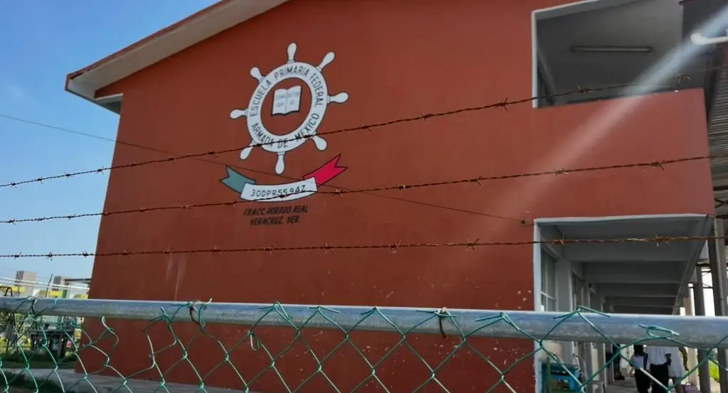 Imagen Padres de familia protestan por falta de maestro en escuela primaria de Veracruz