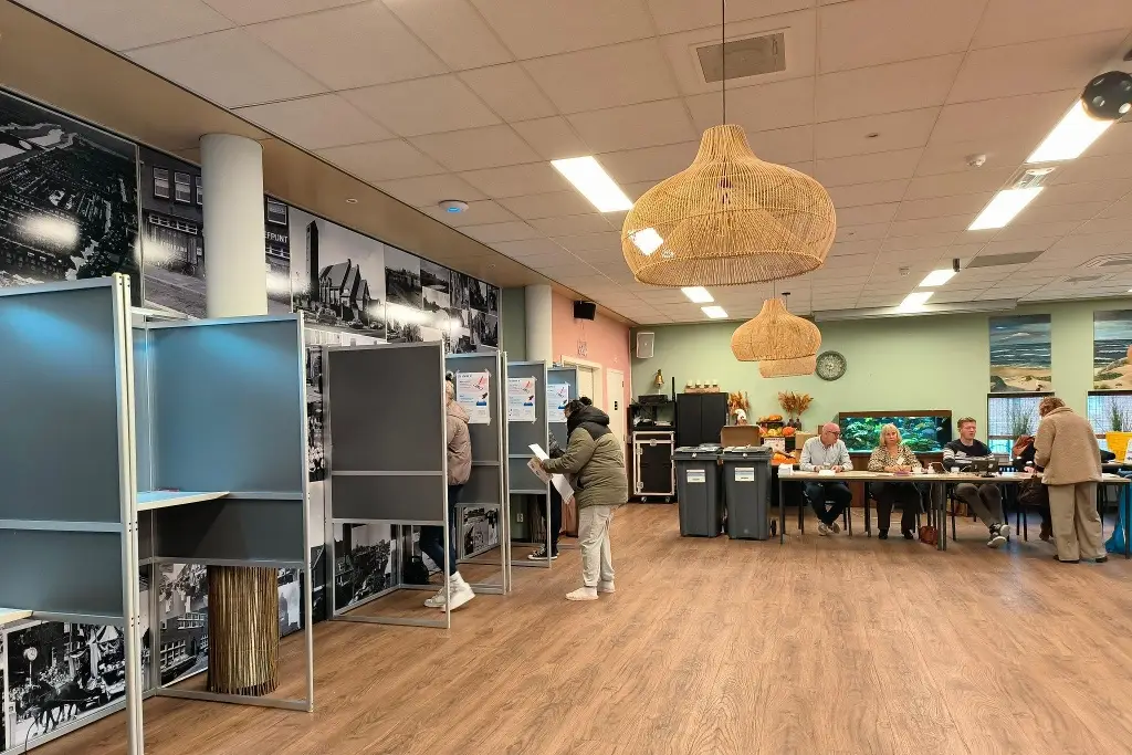 Imagen Alta participación en comicios reñidos entre progresistas y ultraderecha en Países Bajos