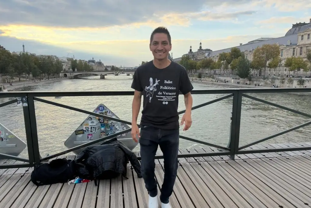 Imagen El Son Jarocho viaja a París: la historia de un veracruzano que muestra el ritmo de su tierra