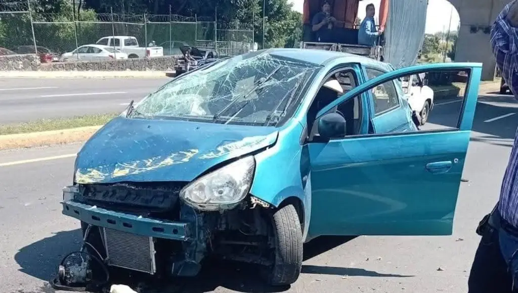 Imagen ¿Es cierto que un auto cayó de distribuidor vial de Xalapa? Esto se sabe