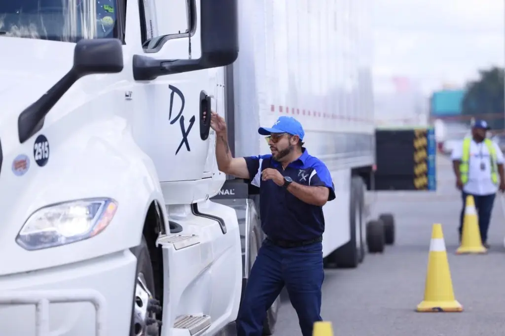 Imagen Canacar advierte crisis de operadores; hay miles de camiones detenidos por falta de conductores