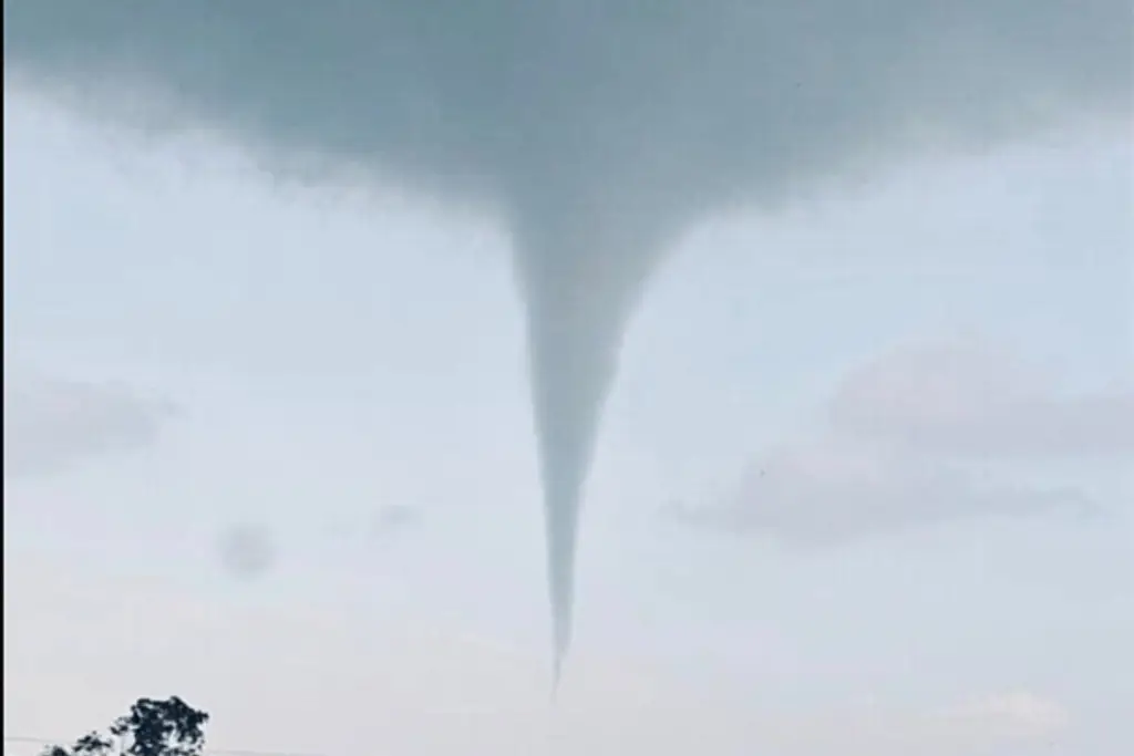 Imagen Se forma tornado en Tierra Blanca, Veracruz (+Fotos) 