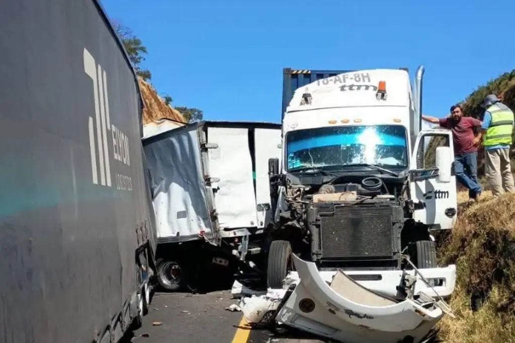 Imagen Carambola en carretera de Michoacán deja varios heridos este viernes