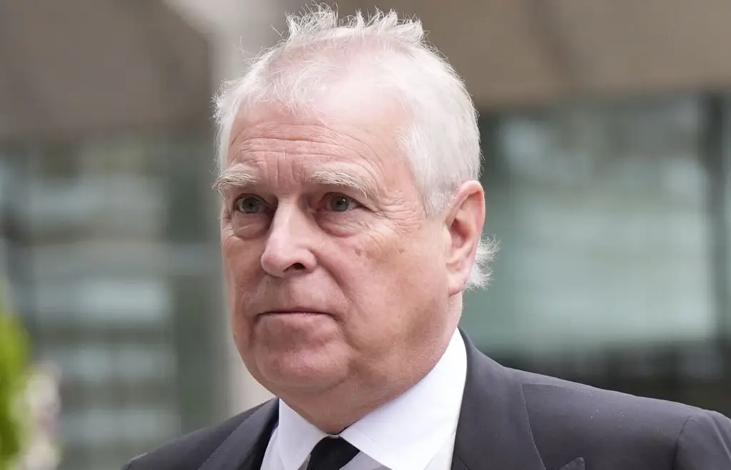 Imagen ¿Por qué le quitaron al príncipe Andrés todos sus títulos y lo expulsan de la residencia real?