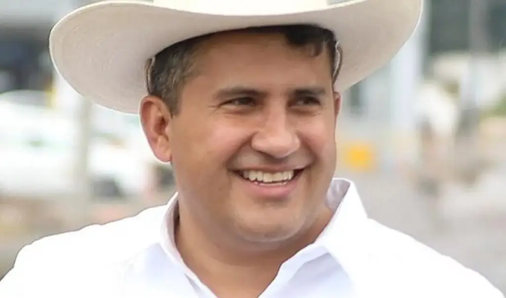 Cargando a sus hijos; así fueron los últimos momentos de alcalde de Uruapan, Michoacán (+Video)