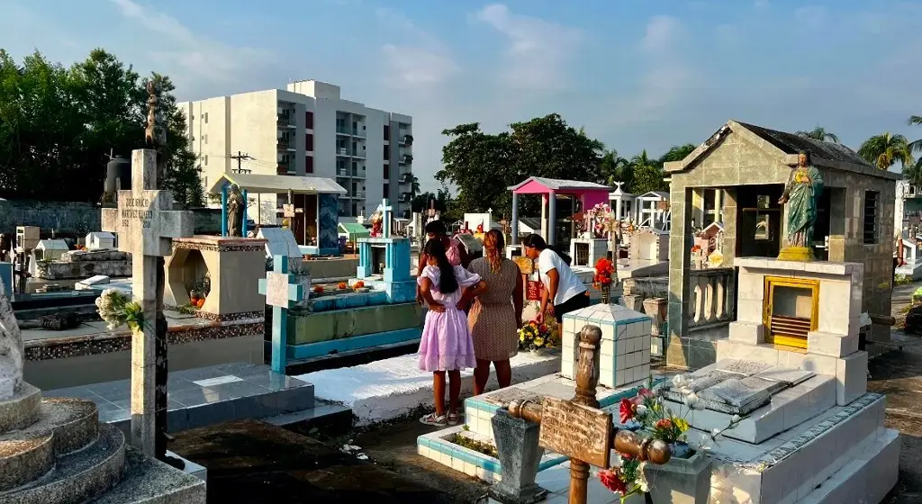 Imagen Boqueños piden no olvidar a sus difuntos y visitarlos en el panteón 