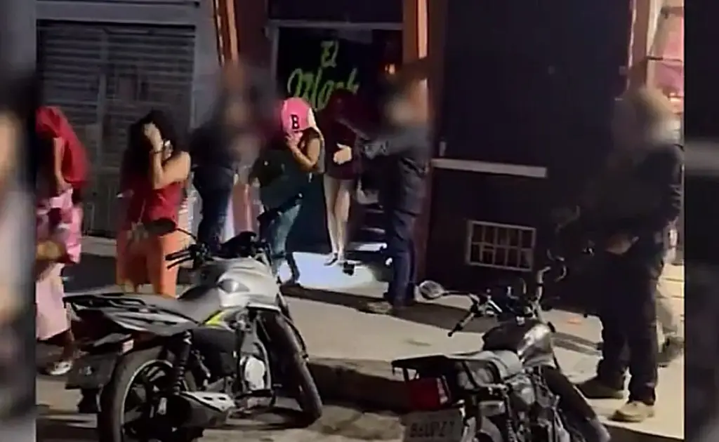 Imagen Rescatan a 14 mujeres, presuntas víctimas de trata de personas en Cancún; hay un detenido