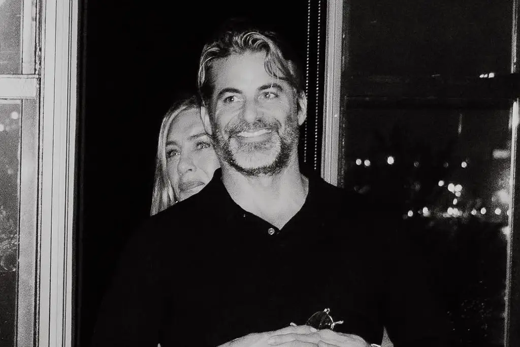 La actriz Jennifer Aniston confirma su relación con Jim Curtis 