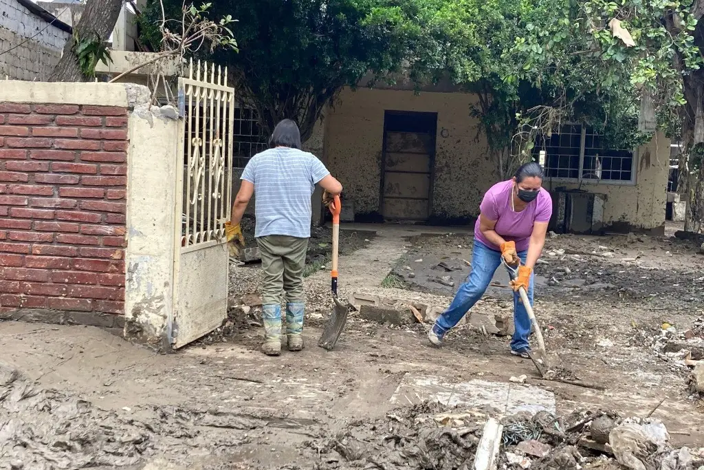 Imagen Con 20 mil pesos no resuelves nada: damnificados en Poza Rica a casi 1 mes de inundación