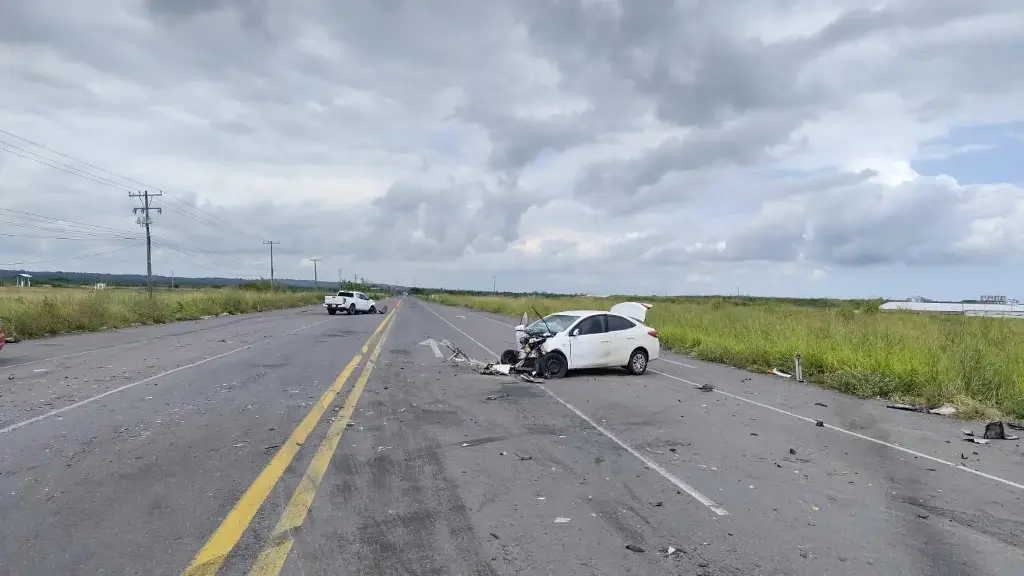Imagen Fuerte accidente en la carretera a Alvarado; se vio involucrado un regidor